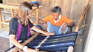 Bena Village-Waving- Party Deckmyn labuan bajo - bajawa 4d/3n