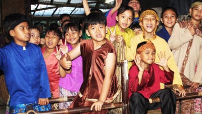 Angklung-Udjo group tour java - bali