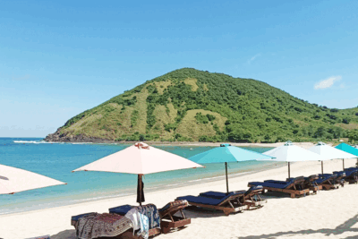 Lombok beach turquoise water Indonesia