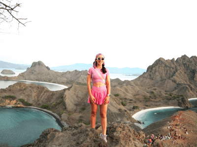 geniet van het prachtige landschap op het eiland Padar