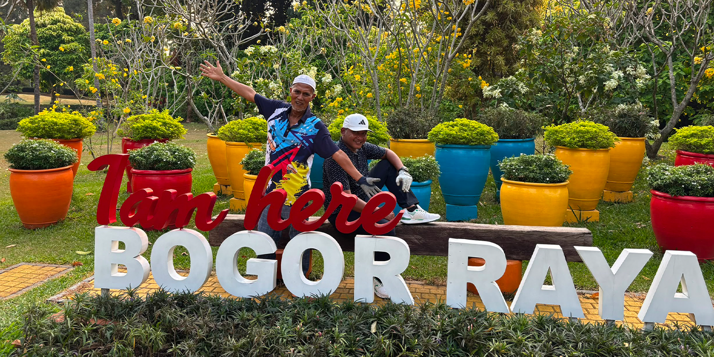 Bogor Raya Golf Course surrounded by lush tropical greenery in Bogor